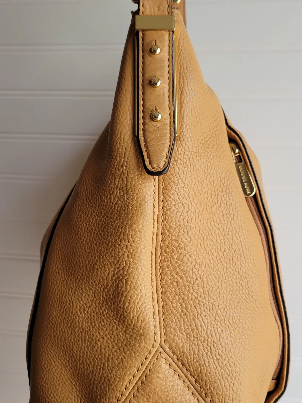 Michael Kors Bedford Large Pebbled Leather Hobo Shoulder Bag Tan Gold EUC.